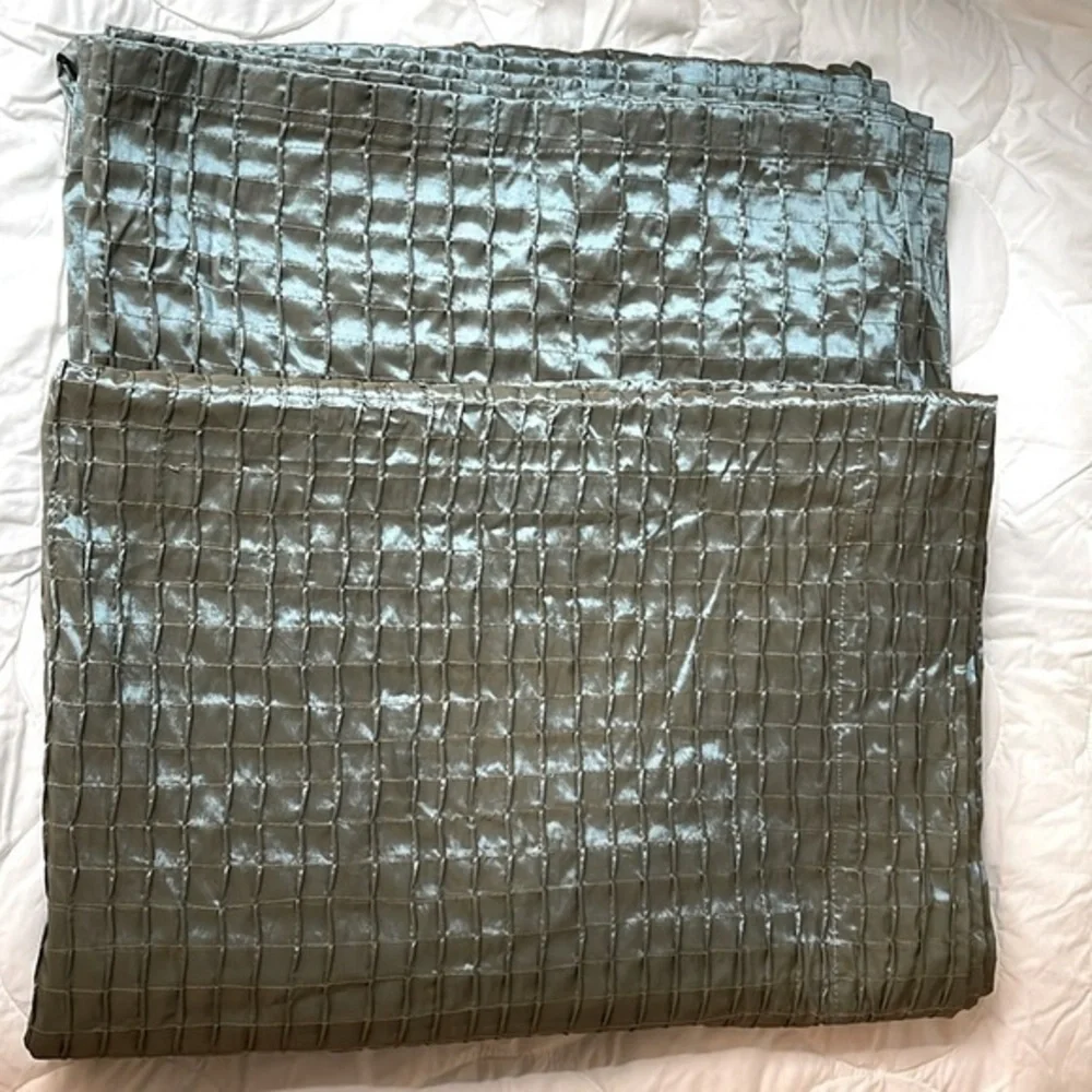 Pair of Pin tucked Iridescent Drapes Blue / Tan